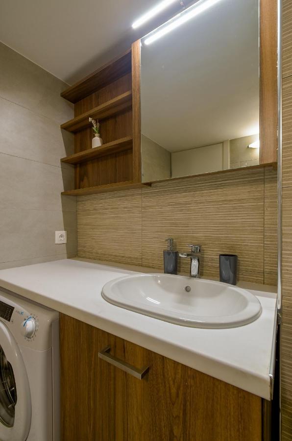Nice 1Bd Apartment Close To Metro Station Ampelokipoi Atenas Exterior foto